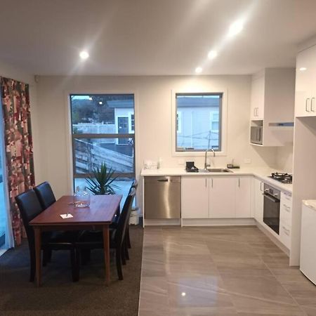 Entire House - Brand New 2 Bedroom House Lower Hutt Eksteriør bilde